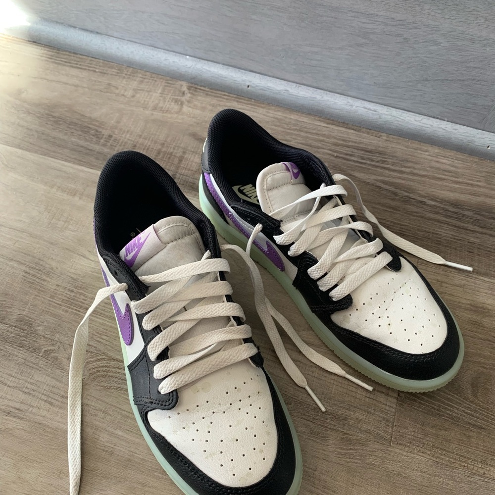 listing-status-banner